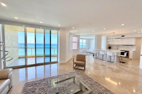 Copropriété à vendre à Fort Lauderdale, Floride: 3 chambres, 201.78 m2 № 2031619 - photo 2