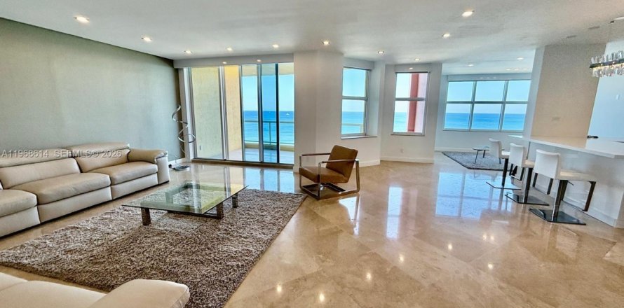 Condo à Fort Lauderdale, Floride, 3 chambres  № 2031619