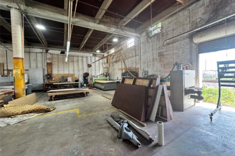 Immobilier commercial à vendre à Hialeah, Floride № 1934413 - photo 11