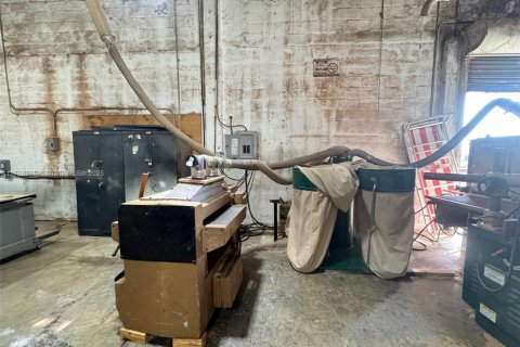 Immobilier commercial à vendre à Hialeah, Floride № 1934413 - photo 13