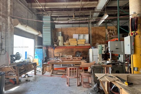 Immobilier commercial à vendre à Hialeah, Floride № 1934413 - photo 2