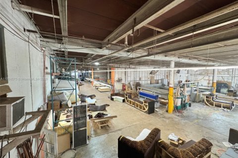 Immobilier commercial à vendre à Hialeah, Floride № 1934413 - photo 29
