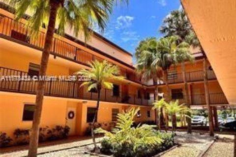 Condominio en venta en Plantation, Florida, 2 dormitorios, 120.4 m2 № 1868405 - foto 3