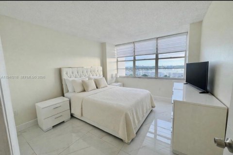 Condo in Aventura, Florida, 2 bedrooms № 2152721 - photo 28