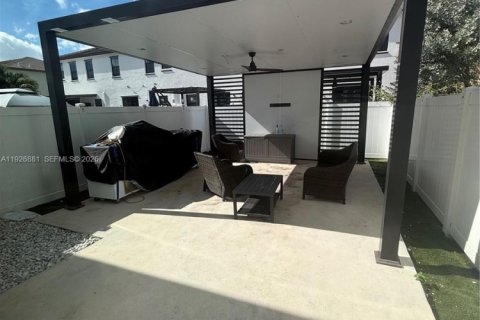 Touwnhouse à louer à Hialeah, Floride: 3 chambres, 153.29 m2 № 1988082 - photo 17