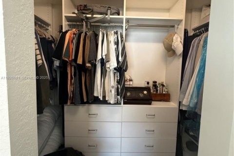 Touwnhouse à louer à Hialeah, Floride: 3 chambres, 153.29 m2 № 1988082 - photo 8