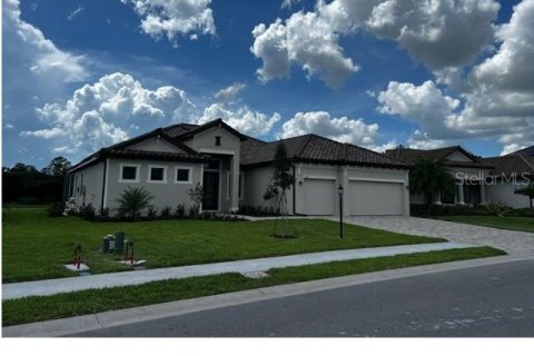 House in Lakewood Ranch, Florida 3 bedrooms, 246.19 sq.m. № 221099 - photo 2