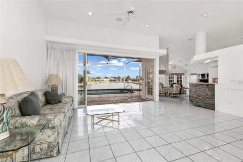 Casa en venta en Punta Gorda, Florida, 3 dormitorios, 202.9 m2 № 2387381 - foto 7