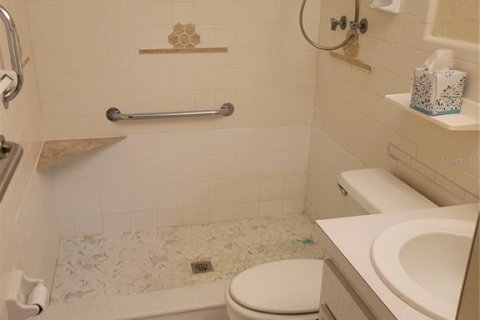 Condo in Seminole, Florida, 2 bedrooms  № 1824655 - photo 10