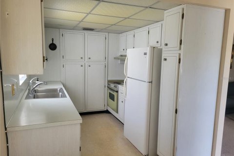 Condo in Seminole, Florida, 2 bedrooms  № 1824655 - photo 4
