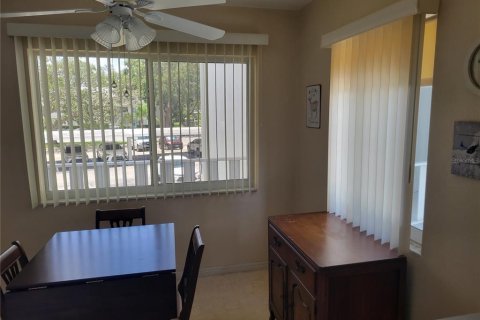 Condo in Seminole, Florida, 2 bedrooms  № 1824655 - photo 6