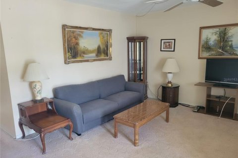 Condo in Seminole, Florida, 2 bedrooms  № 1824655 - photo 16