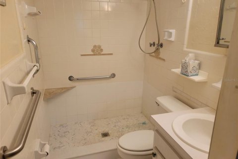 Condo in Seminole, Florida, 2 bedrooms  № 1824655 - photo 11