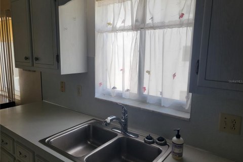 Condo in Seminole, Florida, 2 bedrooms  № 1824655 - photo 5