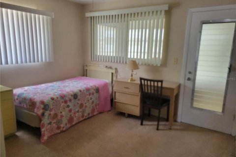 Condo in Seminole, Florida, 2 bedrooms  № 1824655 - photo 14