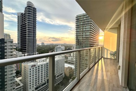 Condominio en alquiler en Miami, Florida, 1 dormitorio, 85.75 m2 № 1920592 - foto 7