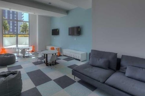 Condominio en alquiler en Miami, Florida, 1 dormitorio, 85.75 m2 № 1920592 - foto 18