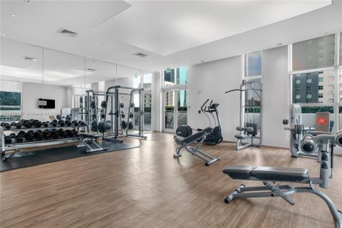 Condominio en alquiler en Miami, Florida, 1 dormitorio, 85.75 m2 № 1920592 - foto 11