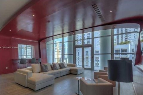 Condominio en alquiler en Miami, Florida, 1 dormitorio, 85.75 m2 № 1920592 - foto 17