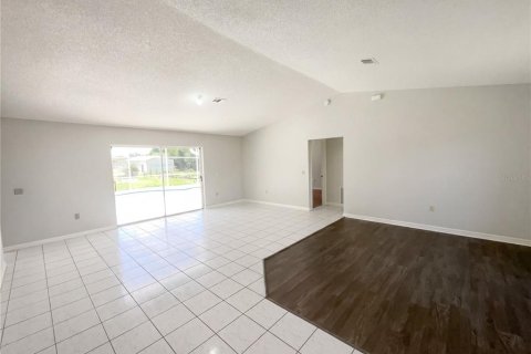 Casa en venta en Kissimmee, Florida, 3 dormitorios, 147.16 m2 № 2227360 - foto 3