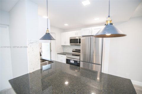 Condominio en alquiler en Coral Springs, Florida, 2 dormitorios, 87.79 m2 № 2041218 - foto 6