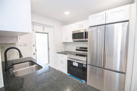 Condominio en alquiler en Coral Springs, Florida, 2 dormitorios, 87.79 m2 № 2041218 - foto 7