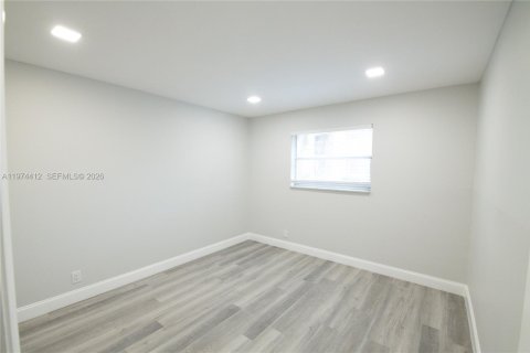 Condominio en alquiler en Coral Springs, Florida, 2 dormitorios, 87.79 m2 № 2041218 - foto 12