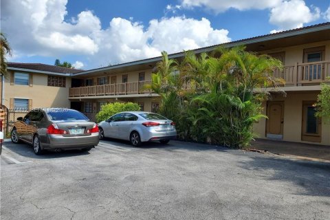 Кондоминиум с 2 спальнями в Корал-Спрингс, Флорида № 2041218