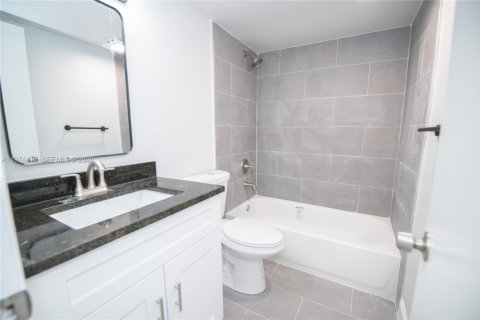 Condominio en alquiler en Coral Springs, Florida, 2 dormitorios, 87.79 m2 № 2041218 - foto 8