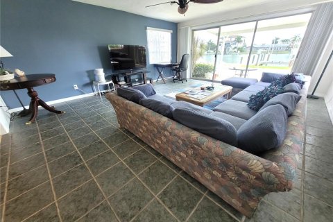 Casa en venta en Clearwater, Florida, 3 dormitorios, 151.15 m2 № 2384138 - foto 14