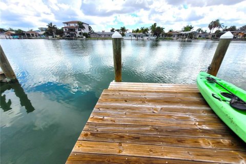 Casa en venta en Clearwater, Florida, 3 dormitorios, 151.15 m2 № 2384138 - foto 20