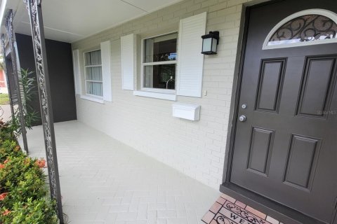 Casa en venta en Clearwater, Florida, 3 dormitorios, 151.15 m2 № 2384138 - foto 2