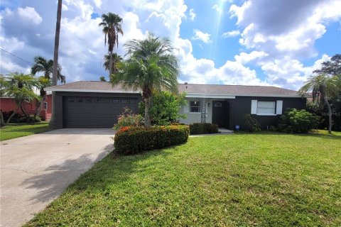 Casa en Clearwater, Florida 3 dormitorios, 151.15 m2 № 2384138