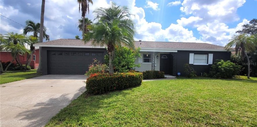 Casa en Clearwater, Florida 3 dormitorios, 151.15 m2 № 2384138
