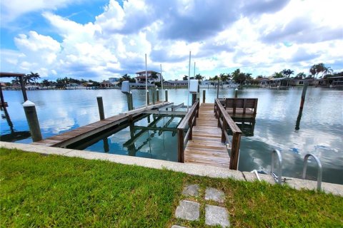 Casa en venta en Clearwater, Florida, 3 dormitorios, 151.15 m2 № 2384138 - foto 19
