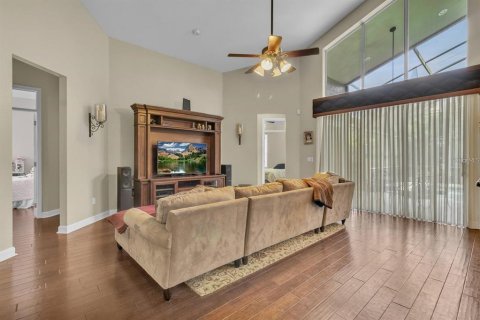 House in Orlando, Florida 5 bedrooms, 377.18 sq.m. № 1718987 - photo 12
