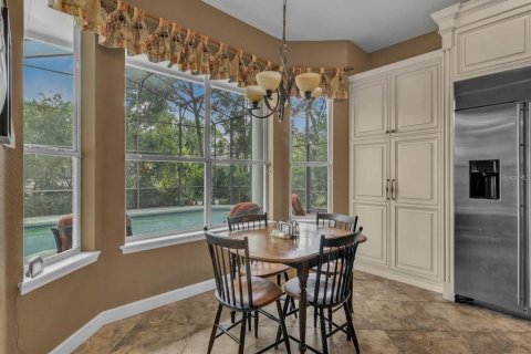 House in Orlando, Florida 5 bedrooms, 377.18 sq.m. № 1718987 - photo 9