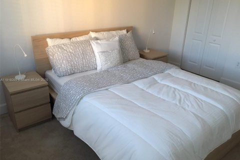 Снять в аренду кондоминиум в Саут-Майами, Флорида 1 спальня, 60.57м2, № 1974518 - фото 4