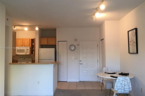 Снять в аренду кондоминиум в Саут-Майами, Флорида 1 спальня, 60.57м2, № 1974518 - фото 9