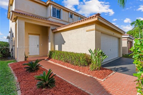 Villa ou maison à louer à Weston, Floride: 3 chambres, 148.64 m2 № 1996026 - photo 3