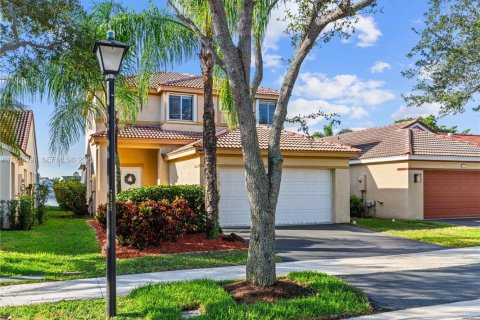 Villa ou maison à louer à Weston, Floride: 3 chambres, 148.64 m2 № 1996026 - photo 2
