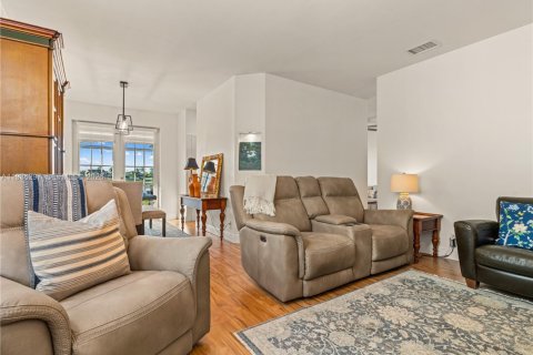 Villa ou maison à louer à Weston, Floride: 3 chambres, 148.64 m2 № 1996026 - photo 4