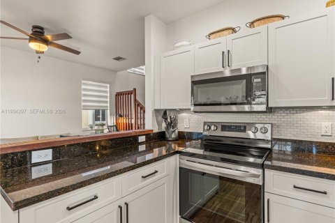 Villa ou maison à louer à Weston, Floride: 3 chambres, 148.64 m2 № 1996026 - photo 8