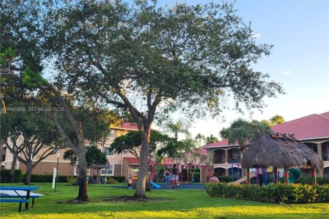 Copropriété à louer à Pembroke Pines, Floride: 1 chambre, 64.1 m2 № 2002729 - photo 12