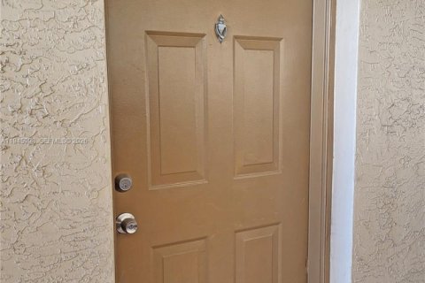 Copropriété à louer à Pembroke Pines, Floride: 1 chambre, 64.1 m2 № 2002729 - photo 11