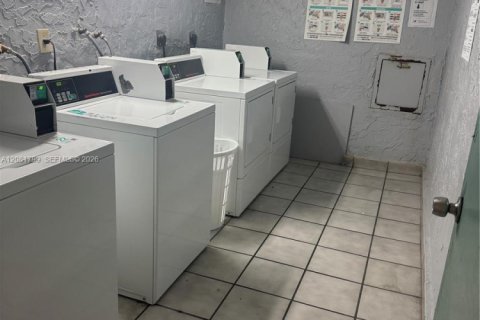 Condo à Hialeah, Floride, 2 chambres № 2341004