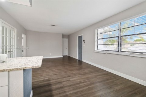 Купить виллу или дом в Хомстед, Флорида 4 спальни, 126.72м2, № 2027991 - фото 10