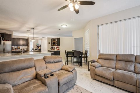 Casa en venta en Orlando, Florida, 4 dormitorios, 205.04 m2 № 2217760 - foto 16