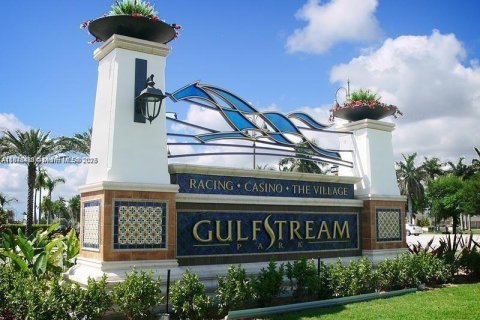 Villa ou maison à louer à Hallandale Beach, Floride: 2 chambres, 75.25 m2 № 1927095 - photo 10