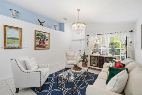 House in Pembroke Pines, Florida 3 bedrooms, 154.5 sq.m. № 2001851 - photo 10